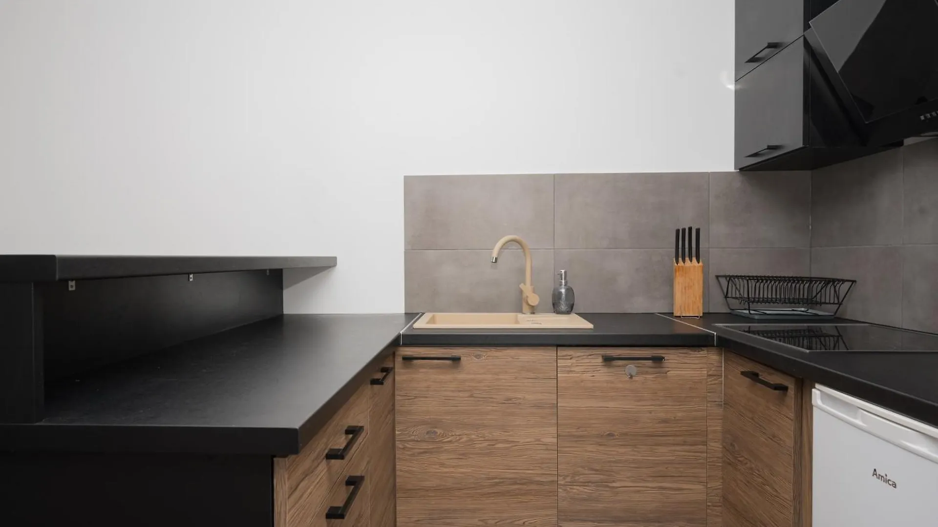 Apartment Rentplanet - Apartament Mireckiego Krakow Poland