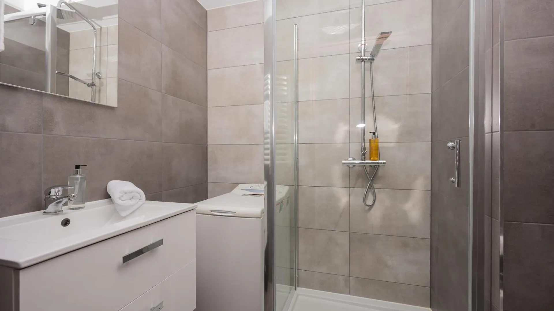 Rentplanet - Apartament Mireckiego Krakow